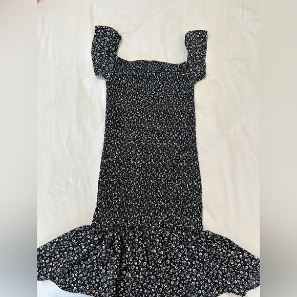Body con Spring Dress Navy with White Floral and Ruffles - Picture 1 of 1